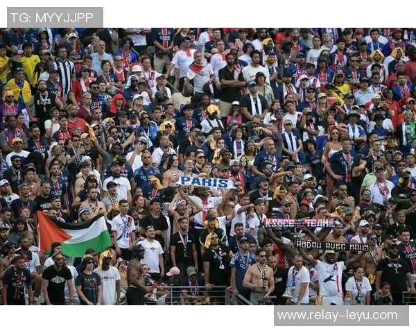 恶劣天气影响足球比赛进行球迷期待赛事重启与精彩对决 恶劣天气影响足球比赛进行球迷期待赛事重启与精彩对决